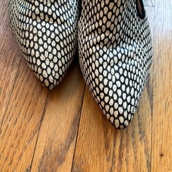 Tory Burch Pascal Pointy Toe Loafer In King Cobra - Picture 3 of 9